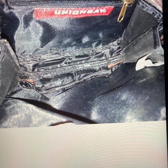 UNIONBAY Patchwork Elephant Appliqué crossbody Black Nylon Bag with Red Logo - Picture 3 of 10